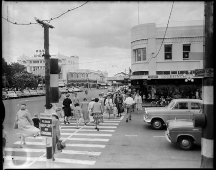 "Christmas Shoppers in the Square" - Resource cover image