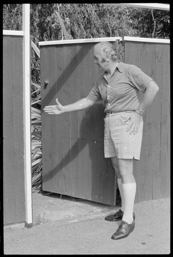 John Lithgow - at home - Resource cover image