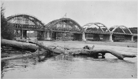 Construction of the second Fitzherbert Bridge