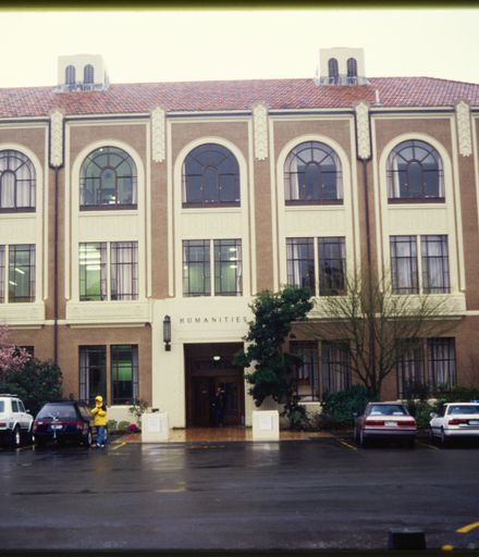 Sir Geoffrey Peren Building, Massey University