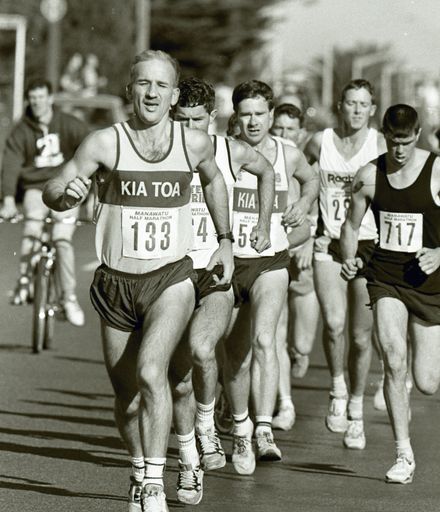 2022N_2017-20_040001 - Manawatu Marathon Clinic half-marathon 1991