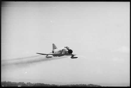 2018N_2017-20_MS000957b - Low level bombing run
