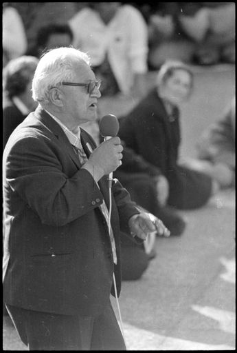 "Te Roopu O Te Matakite Comes to the City"
