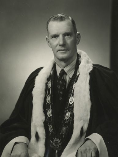 Geoffrey Tremaine, Mayor