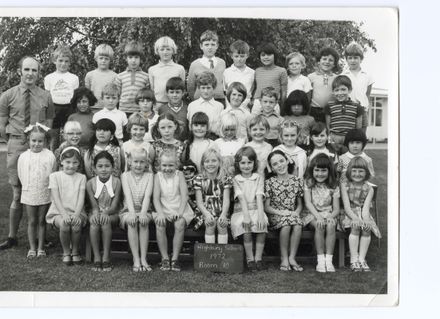 Highbury School  - Class photo Room 10 1972 - Resource cover image