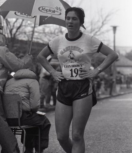 2022N_2017-20_039646 - Manawatu Lion Brown half-marathon 1984