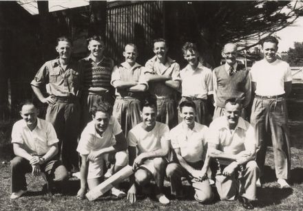 Premier Drapery Company staff cricket team, Wanganui