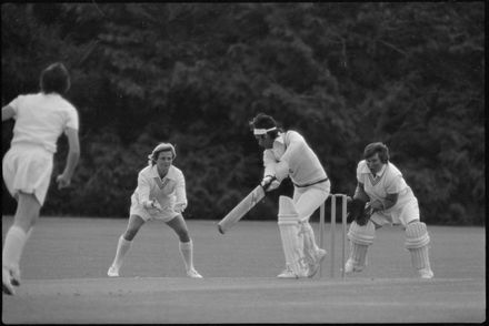 "Kiwi side keeps final bid alive" - Resource cover image