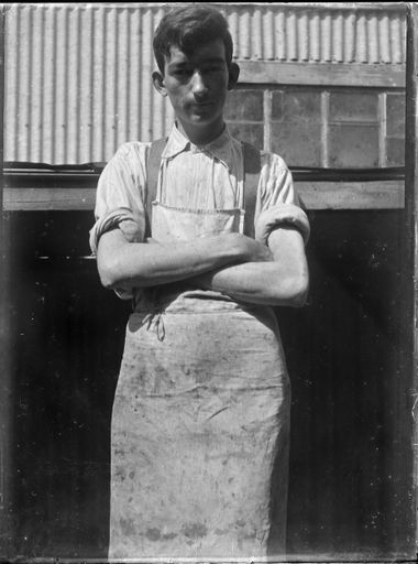 Francis (Frank) Leslie Berry - Tinsmith - Resource cover image