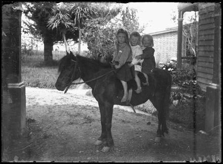 Aldrich children on pony at "Matsubara"