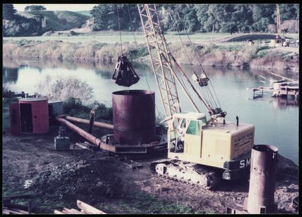 Construction of the Fitzherbert Bridge