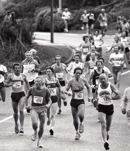 2022N_2017-20_039912 - Manawatu Lion Brown half-marathon 1984