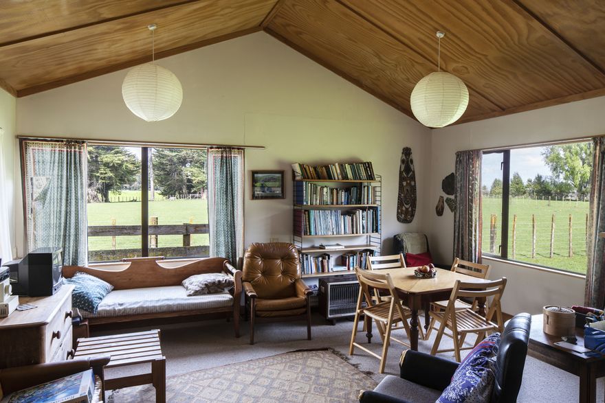 2023P_IMCA-DigitalArchive_041667 - Taylor Cottage #1, 39 Old Kips Road, Ashhurst