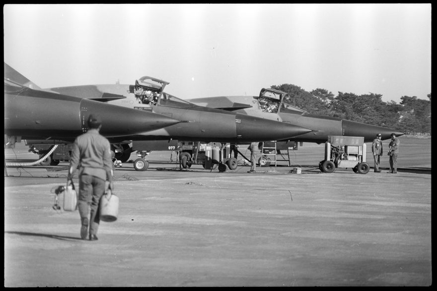 "Diplomat breaks N.Z. Barrier - the Sound Barrier"