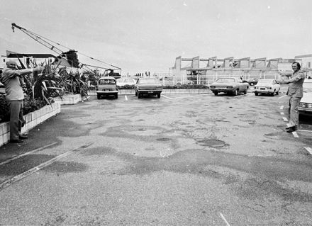 Construction of the Civic Administration building, The Square