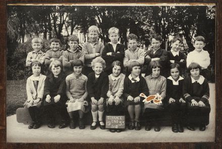 Terrace End School - Standard 2, 1933