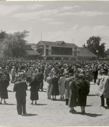 Crowds in front of Totalisator Building, Awapuni Racecourse