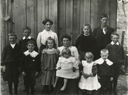 The Wildbore family of Pohangina
