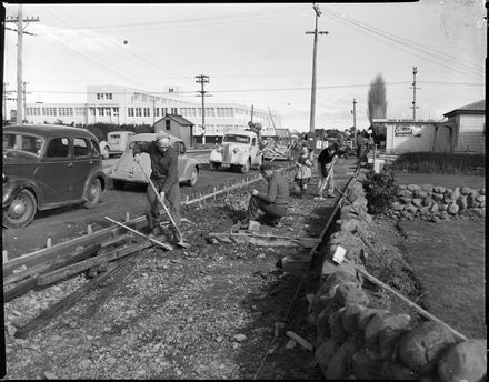 "Working Bee Provides Footpaths"