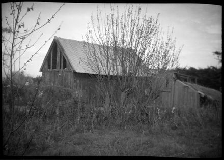 Original whare of the Dahlstrom family, Roberts Line - Resource cover image