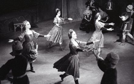 "Swan Lake" Ballet - Resource cover image