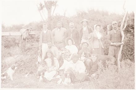 Page 2: Kaimahi Pamu me te whanau Beale