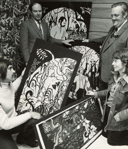 Batik art presented to the Palmerston North City Council