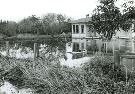 Riverbank Road house flooded