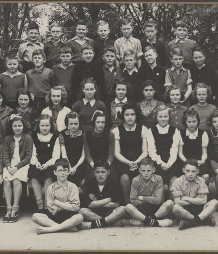 Terrace End School - Standard 4, 1944