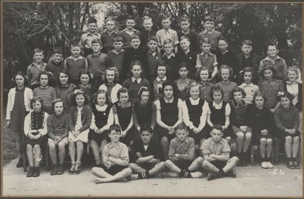 Terrace End School - Standard 4, 1944