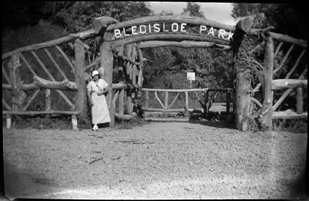 Entrance gates to Bledisloe Park - Resource cover image