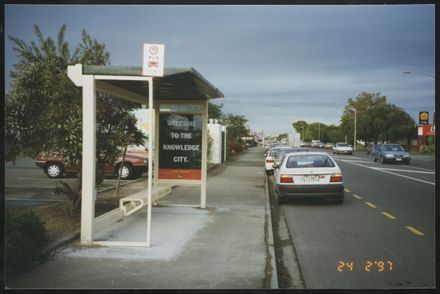 Bus shelter