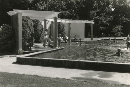 Children's Paddling Pool - Victoria  Esplanade