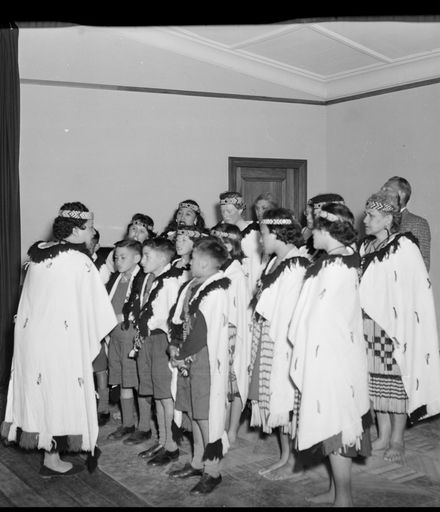 "Maori Choir Entertains"