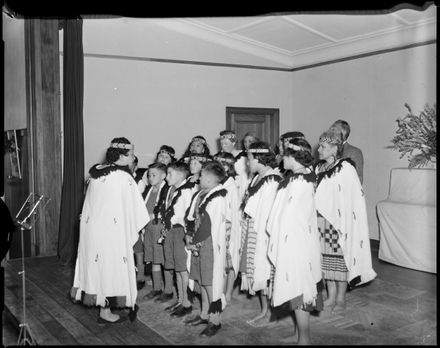 "Maori Choir Entertains"