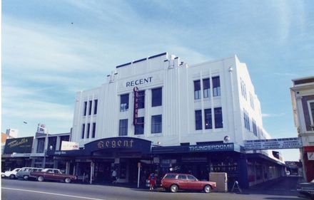 Regent Theatre, Broadway