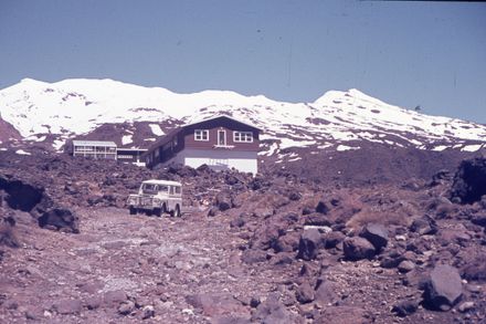 Scouts building Ruapehu Lodge and Snow School