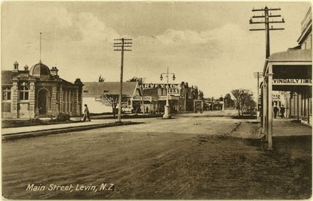 Main Street, Levin