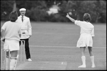 Aussies too polished in all facets - Resource cover image