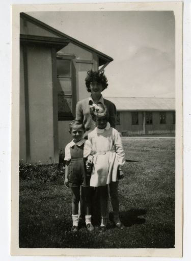 Photographs of the Displaced Persons Camp at Pahīatua - Resource cover image