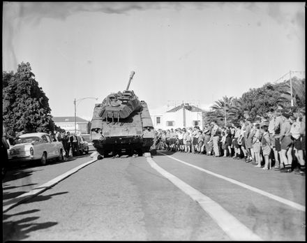 "Popular Arttraction in the Square" Tank - Resource cover image