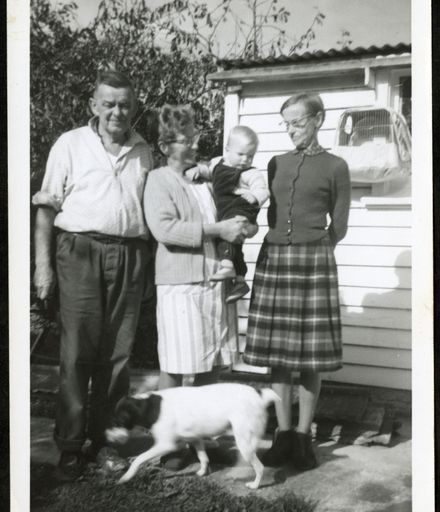 Tony Evans Collection: Jack, Betty and Aaron Evans and Rita Collins, 5 Mansford Place