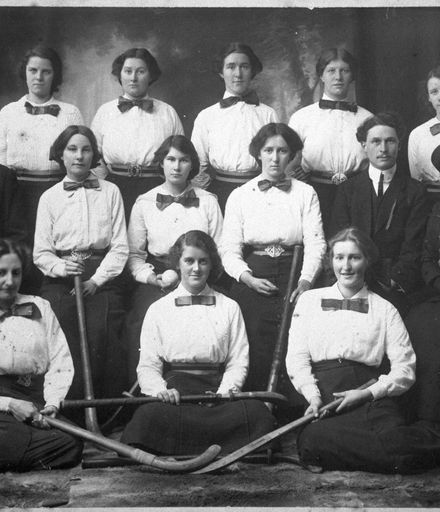 C.M. Ross Co Ltd Women's Hockey Team