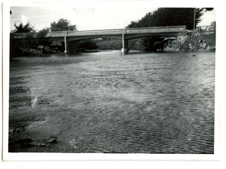 Oroua Bridge, Kopane - Resource cover image