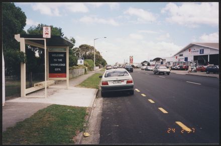 Bus shelter