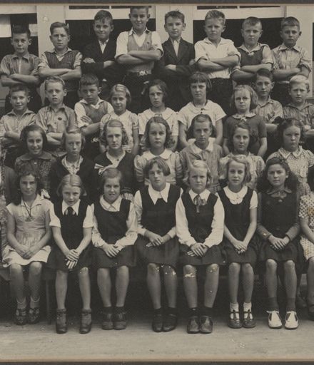 Terrace End School - Standard 4, 1942