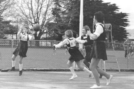 Mums versus Daughters Netball - Resource cover image