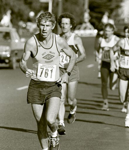 2022N_2017-20_040000 - Manawatu Marathon Clinic half-marathon 1991