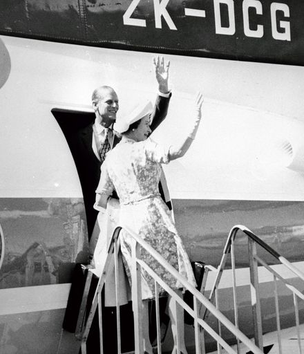 Queen Elizabeth II and Prince Philip depart at Milson Airport