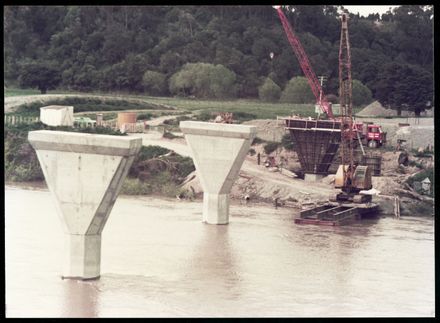 Construction of the Fitzherbert Bridge